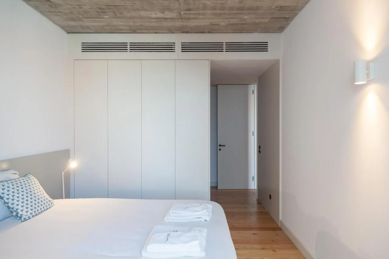 FLH Intendente Cozy Industrial Flat Lissabon 0*,